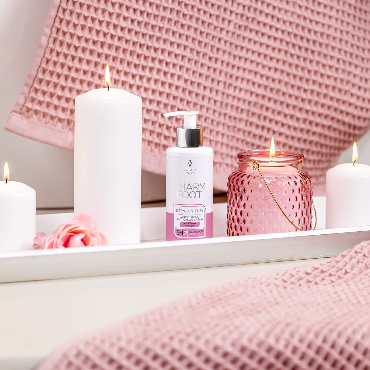 PHARM FOOT Крем увлажняющий против утолщенной кожи с 15% мочевиной и коллагеном, DERMO INTENSE 250ml