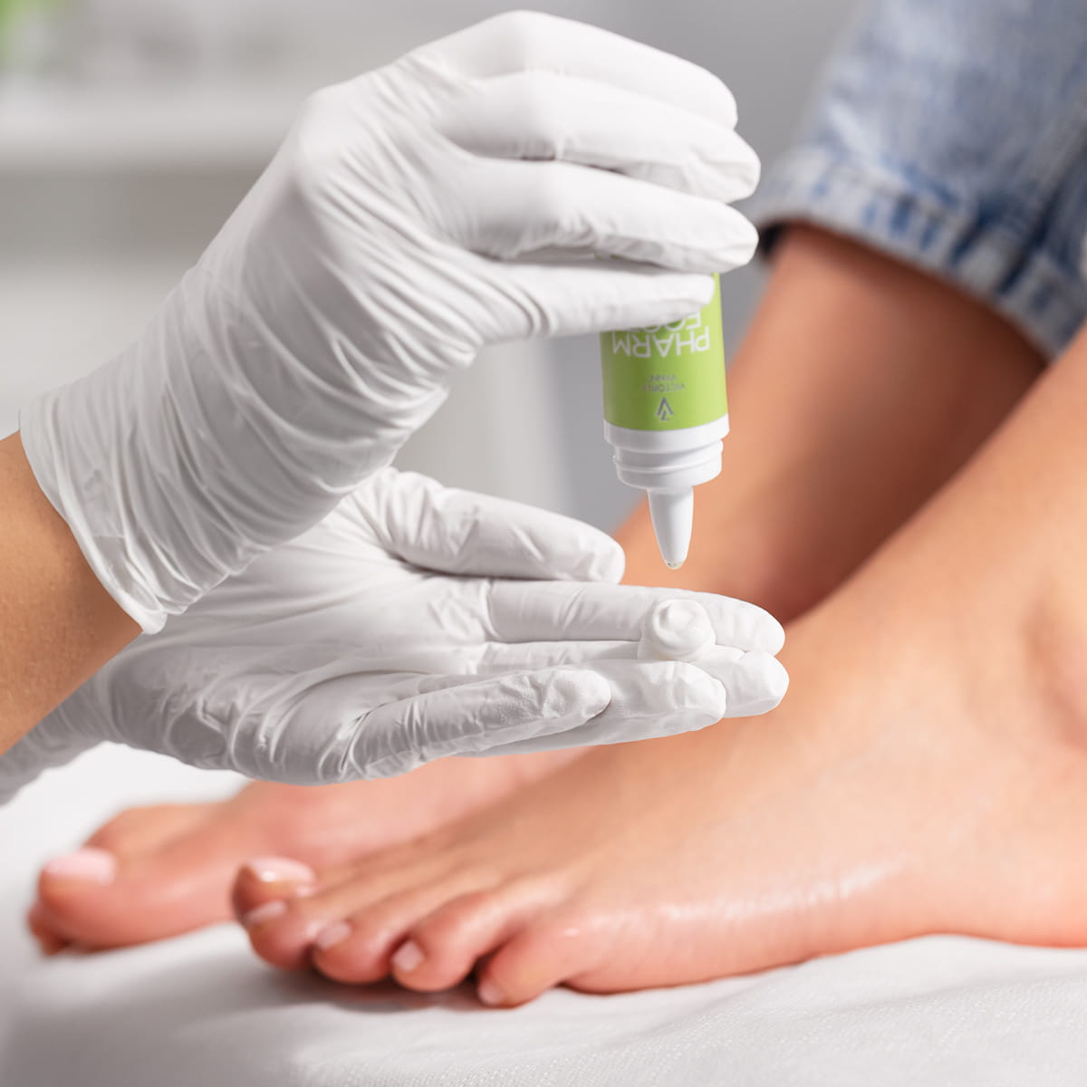 PHARM FOOT концентрированное регенерирующее и успокаивающее масло oxyZONE OIL, 15мл