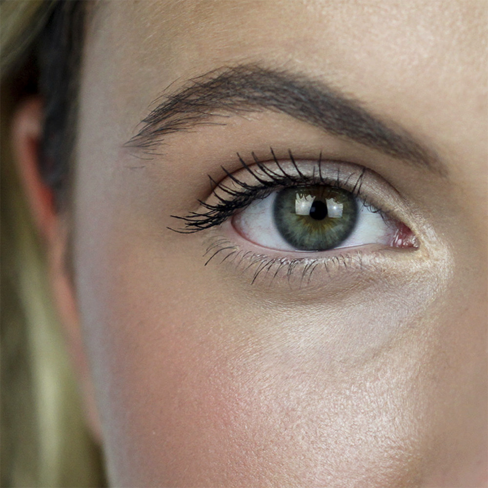 MOYRA GenZ „Lash out Loud“ 3-in-1 tušas juodos spalvos, 8 g