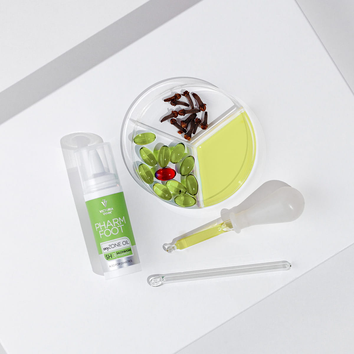 PHARM FOOT концентрированное регенерирующее и успокаивающее масло oxyZONE OIL, 15мл