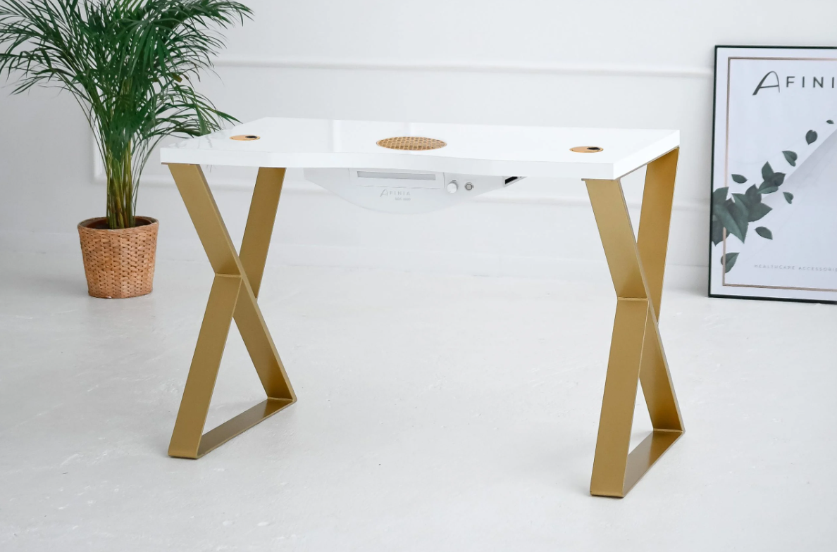 Afinia Manikīra galds Art Deco X Gold ar iebūvētu putekļu savācēju NDC 2000