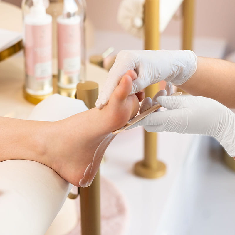 PHARM FOOT Мазь для трещин на пятках с озоновым маслом, CRACKED HEEL PROTECTOR 200ml