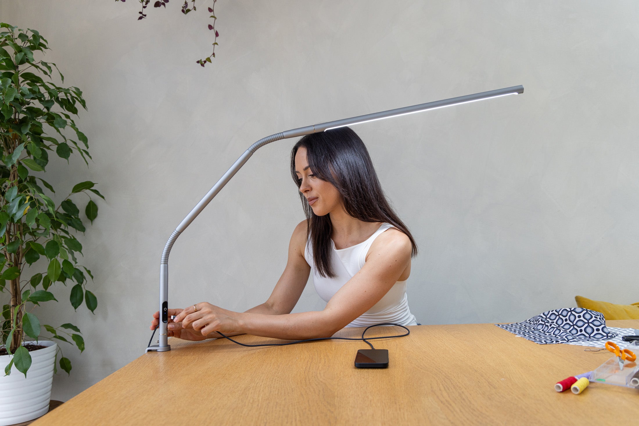 Daylight LED table lamp with bracket [Slimline 4 Ice Grey]